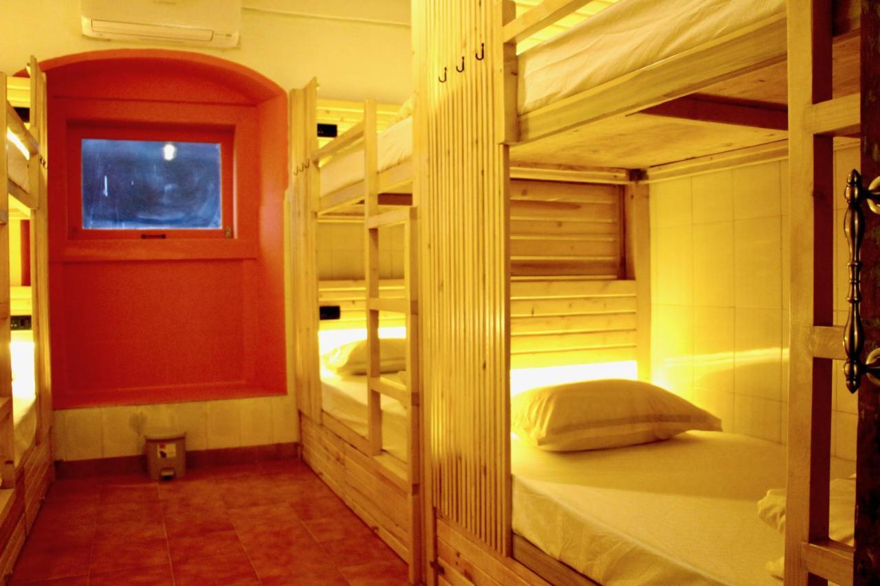 Gosolo Stays Bandra Hostel Bombay Esterno foto