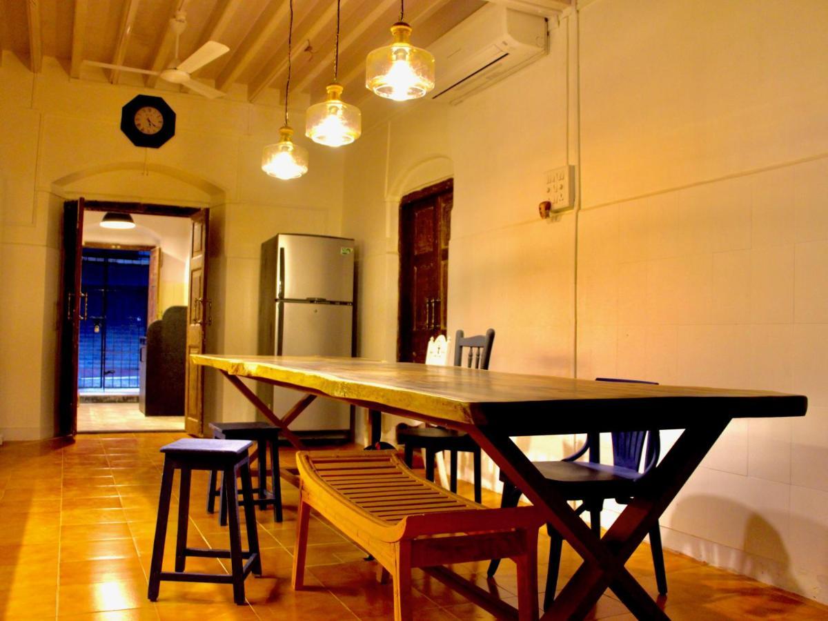 Gosolo Stays Bandra Hostel Bombay Esterno foto