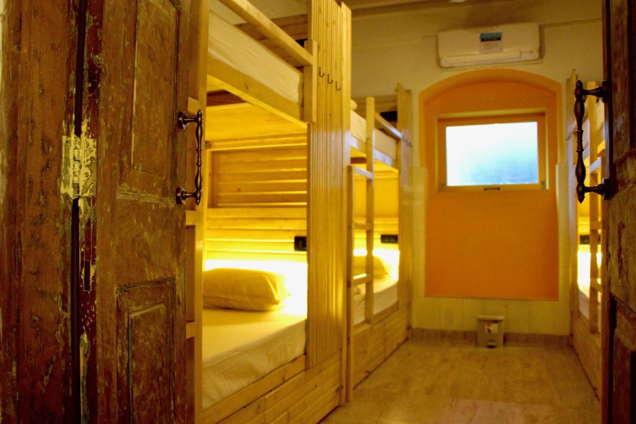 Gosolo Stays Bandra Hostel Bombay Esterno foto