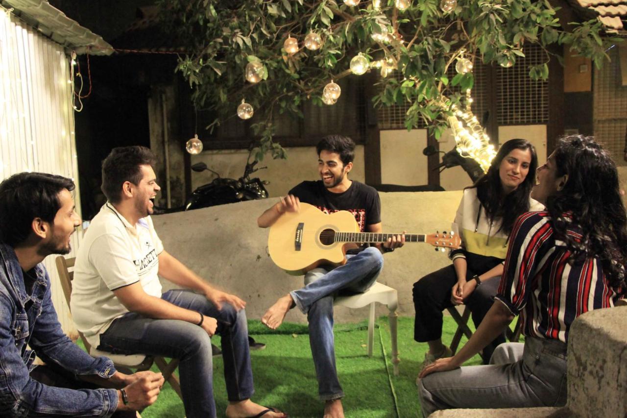 Gosolo Stays Bandra Hostel Bombay Esterno foto