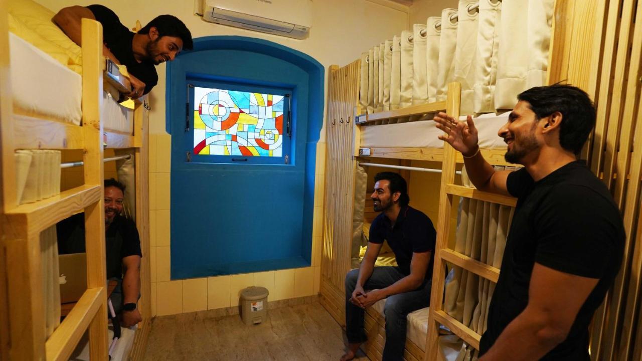 Gosolo Stays Bandra Hostel Bombay Esterno foto