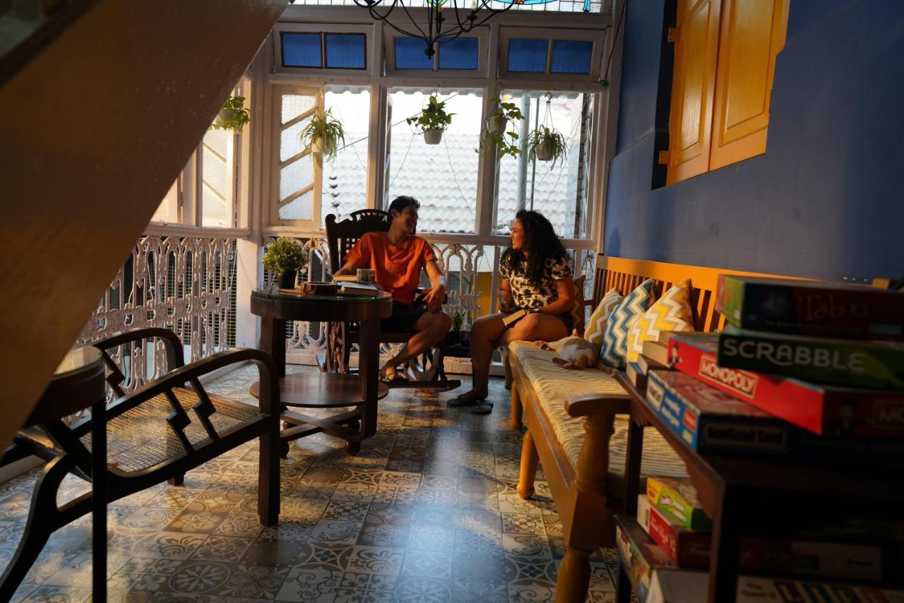 Gosolo Stays Bandra Hostel Bombay Esterno foto