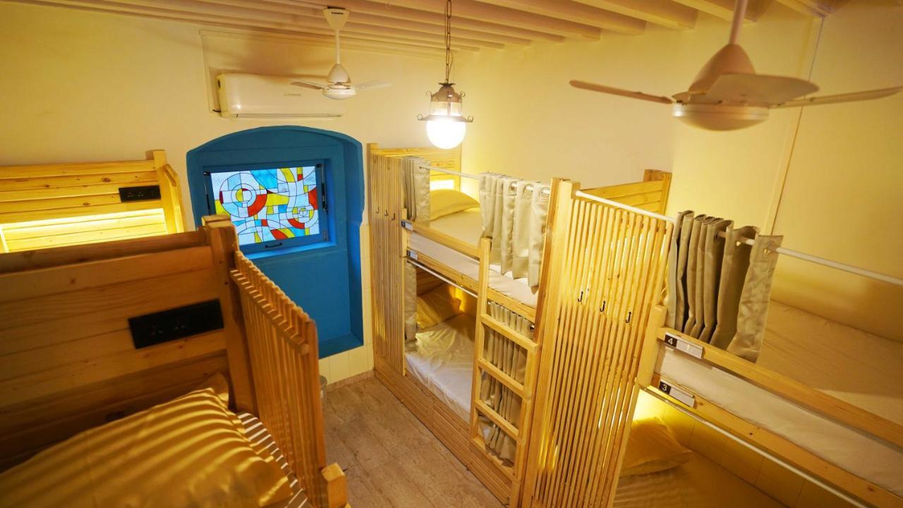 Gosolo Stays Bandra Hostel Bombay Esterno foto