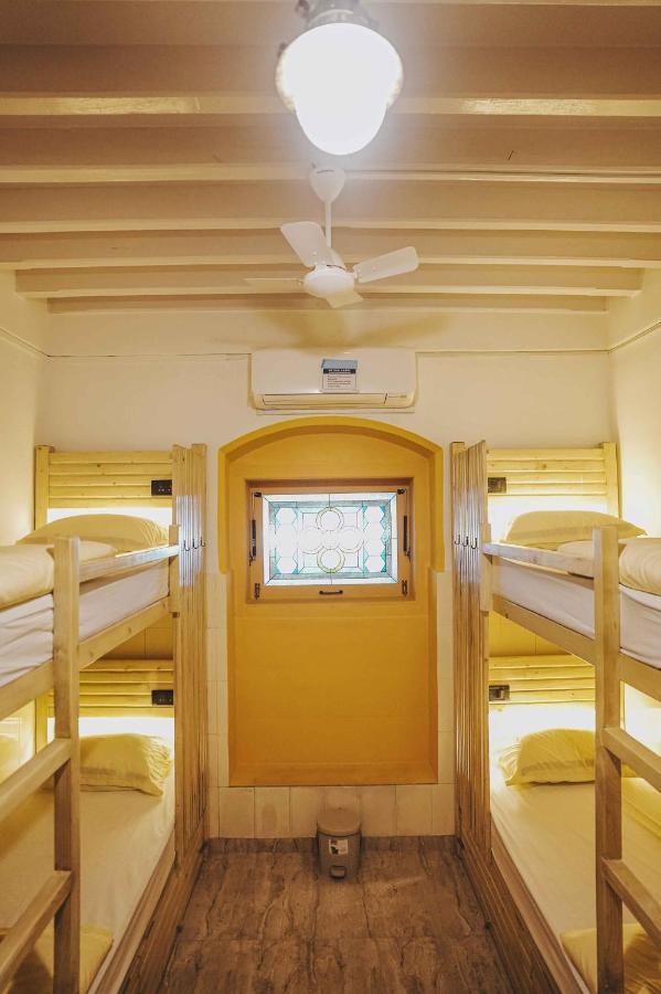 Gosolo Stays Bandra Hostel Bombay Esterno foto