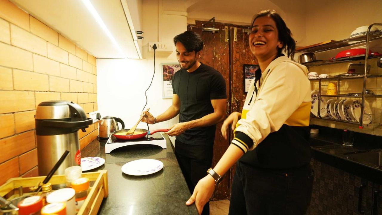 Gosolo Stays Bandra Hostel Bombay Esterno foto