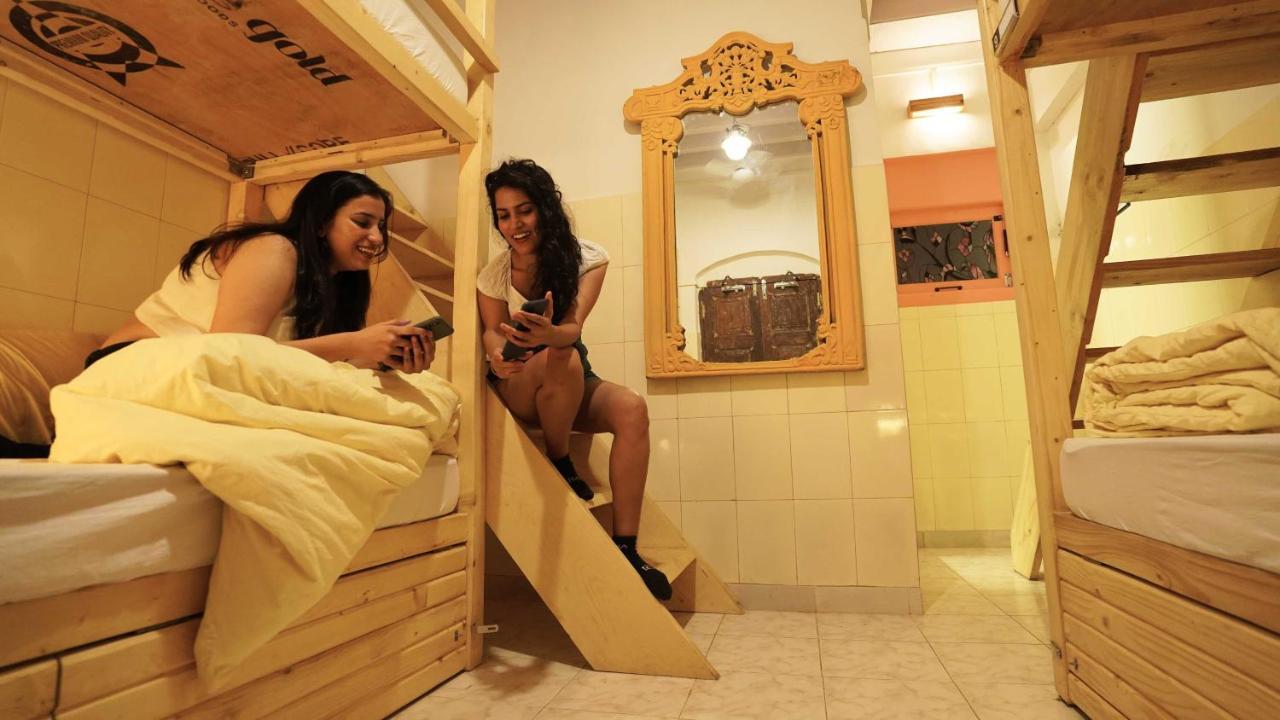 Gosolo Stays Bandra Hostel Bombay Esterno foto
