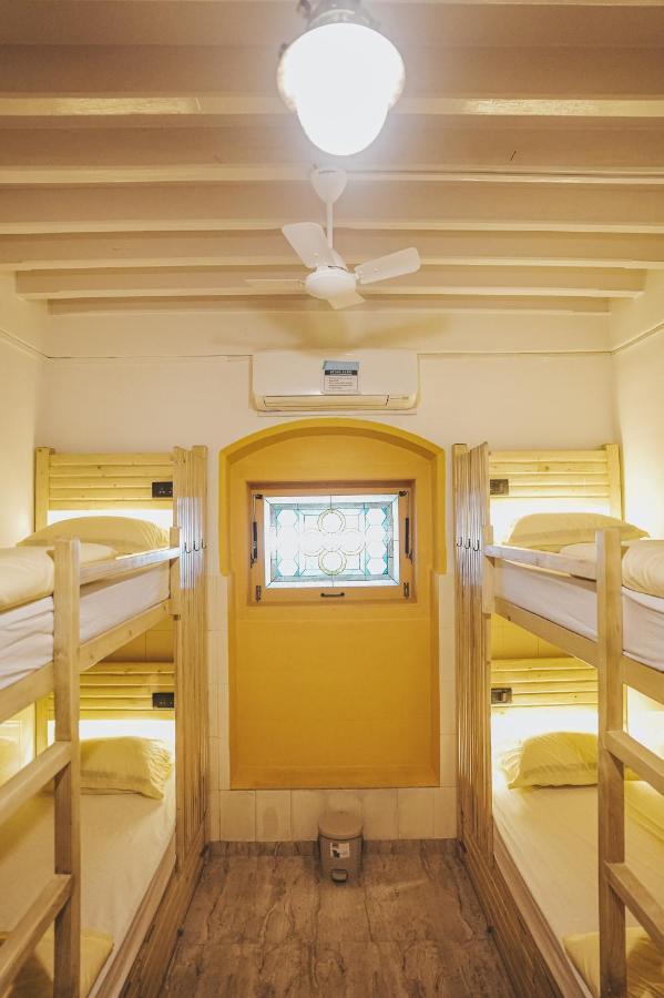 Gosolo Stays Bandra Hostel Bombay Esterno foto